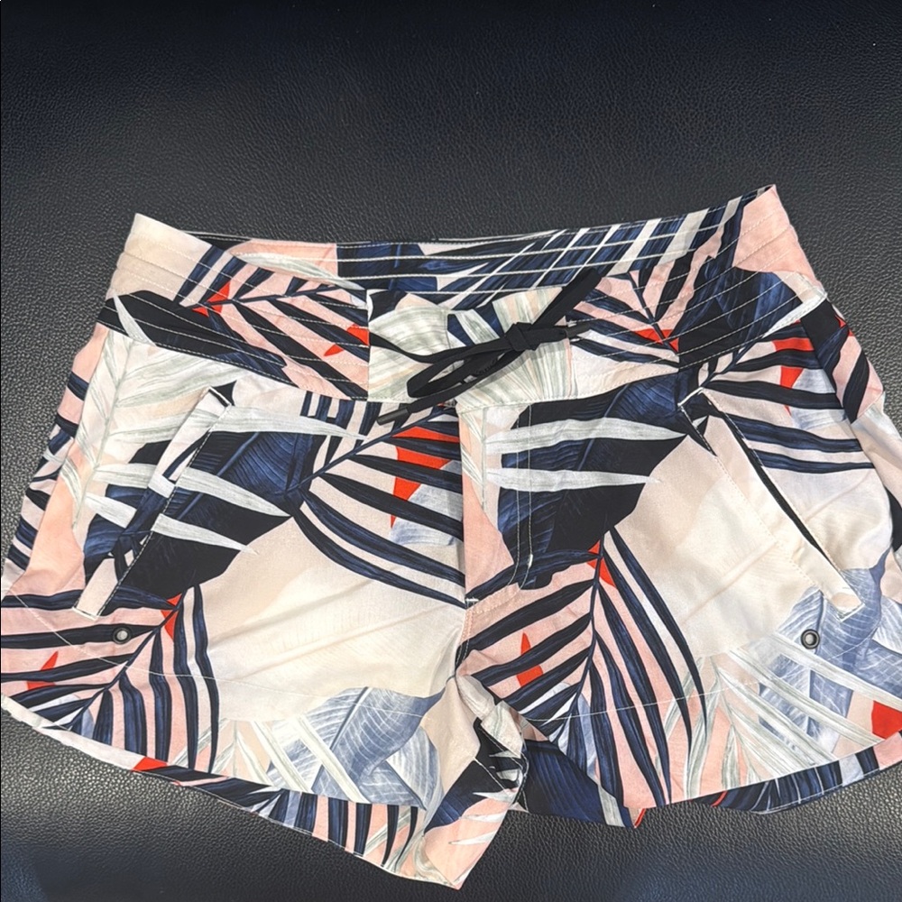 Athleta Women's Tropical Leaf Print Shorts
